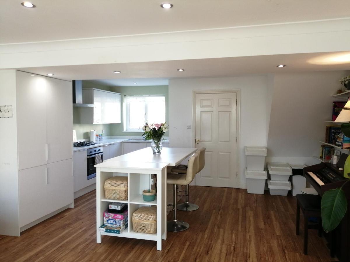 Spacious Townhouse With Sea Views Near Cardiff Barry Exterior photo