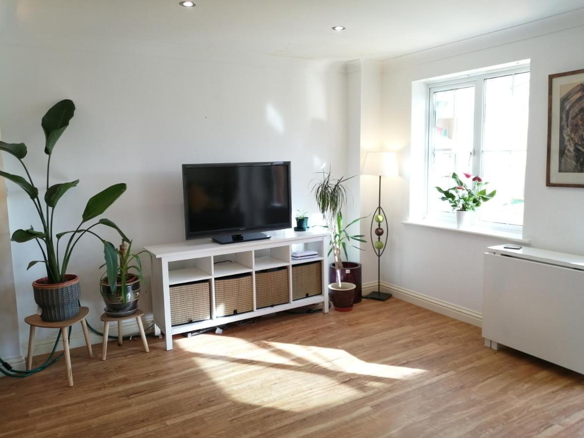 Spacious Townhouse With Sea Views Near Cardiff Barry Exterior photo